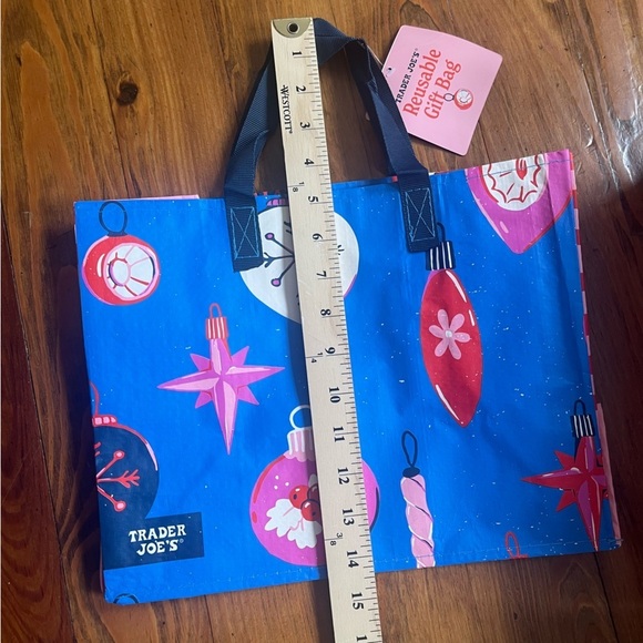 NWT Trader Joe’s 3 Reusable Holiday Christmas Gift Tote Bags - Picture 11 of 14